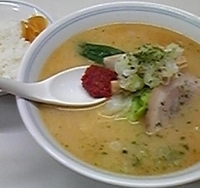 「辛味噌ラーメン（700円）+半ライス（ランチサービス）」@ラーメン 味よし 仙台駅前分店の写真