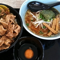 「すた丼（￥580） 半ラーメンセット（味噌￥300）」@伝説のすた丼屋 座間店の写真