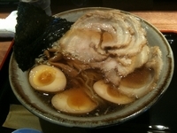 「醤油ラーメン+チャーシュー+煮卵」@まんぼうの写真