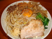 「汁なし麺（ベビスター、かつお、かつお粉）750円+チーズ150円」@豚のさんぽ 大町駅前店の写真