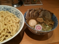 「味玉つけめん（950円）+大盛（100円）+豚のせ（300円）」@六厘舎の写真