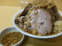 「豚入り小ラーメン(全増し)¥900」@ガッツリラーメン めんしろうの写真