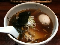 「味玉ラーメン690円 +手作り餃子250円」@歩の写真