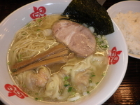 「エビわんたんめん・塩味（800円）白ご飯（150円）」@らーめん 本竈の写真