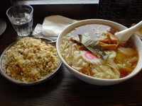 「ワンタンメン+半チャーハン」@上田屋の写真