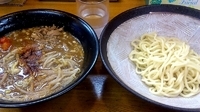 「つけ麺勘助 （麺半分ヤサイ半分）」@麺屋信玄の写真