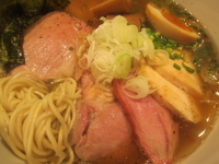 「濃厚魚出汁塩細麺（760円）+チャーシュー4枚（炭2直1低温2）」@喜元門 つくば東光台店の写真