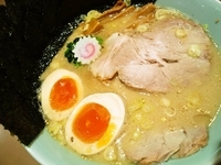 「げんこつよくばりラーメン」@めんや焔の写真