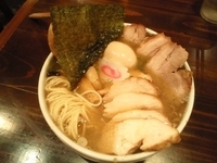 「鶏しおらーめん大盛(1.5倍)+味付たまご+厚チャーシュー」@がつん堂の写真