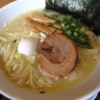 「丸鶏塩らーめん750円」@一合舎 前橋店の写真
