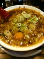 「サイカラーメン（生卵+白ネギ）」@彩華ラーメン 本店の写真