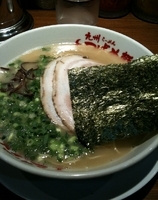 「ラーメン[はりがね]（650円）+明太子ごはん（300円）」@九州ラーメン つばめ軒の写真