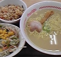 「ラーメン(290円)+サラダセット(280円)」@スガキヤ 蒲郡アピタ店の写真