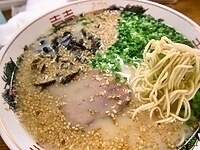 「博多豚骨ラーメン（はりがね）（500円）」@博多 翔龍 つくば店の写真
