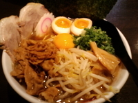 「蒲田スペシャル 1200円（生玉子+味玉選択）」@徳島中華そば 徳福 蒲田店の写真