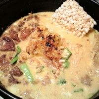 「焼きチーズカレー担々麺～おこげ添え～+牛すじ肉（ディナーサービス」@ユタの店の写真