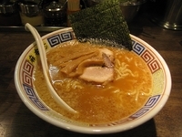 「醤油とんこつ」@麻布ラーメン 本店の写真