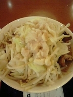 「ラーメン 中（やさい、アブラ）」@ジャンクガレッジ イオンレイクタウンmori店の写真