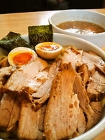 「徳つけ・あつ（大）+味付玉子ハーフ+チャーシュー増しダブル」@煮干そば とみ田の写真