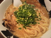 「白武骨ラーメン」@麺屋武蔵 武骨の写真