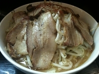 「醤五郎ラーメン[味噌 小]（700円）+肉増し（200円）+野菜」@醤五郎の写真