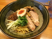 「焦がし醤油まぜそば」@あぢとみ食堂の写真