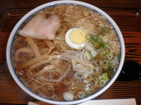 「中華（575円）大盛（100円）」@揚次の写真