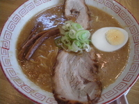 「豚骨醤油ラーメン（700）」@元祖環七 下頭橋ラーメン 戸田店の写真