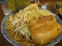 「豚そば700円野菜100円大盛100円」@めん屋 匠神 新所沢店の写真