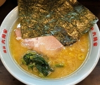 「中ラーメン（750円）」@横浜ラーメン六角家 船橋店の写真