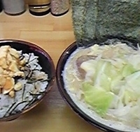「ラーメン（650円）+キャベツ（80円）+味たま丼（150円）」@壱成家 南越谷本店の写真