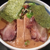 「特濃魚介豚骨らーめん￥700」@麺家 うえだの写真