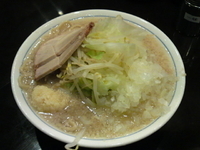 「塩ラーメン（にんにく）600円,たまねぎ70円」@らーめん大 五反田店の写真