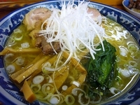 「塩ラーメン【細麺】（700円）+軍鶏刺し（1000円）+軍鶏焼き」@軍鶏ラーメン美幸の写真