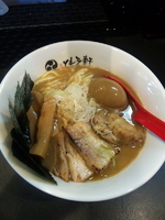 「特製ラーメン大盛り【800円】」@喜家 ともえ軒 大森本店の写真