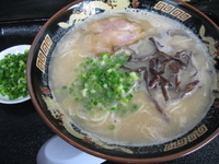 「らーめん680円博多ねぎ80円」@拉餃びーの写真