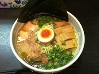 「てっぺん塩（全部のせ）」@らーめん まぜそば てっぺん 名古屋本店の写真