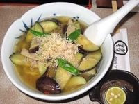 「秋なすとジャコの塩らーめん 850円」@与ろゐ屋の写真