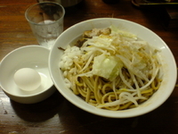 「トロ肉油めん+玉子」@円熟屋 本店の写真