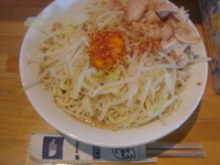 「油そば（ニンニク無し）+トウガラシ」@ラーメン髭の写真