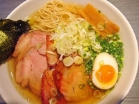 「煮干蕎麦（塩）（中太麺）（730円）+チャーシュー2枚（炭2、直」@喜乃壺の写真