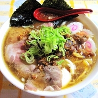 「野菜炒めて（にんにく入り）、そして煮込み醤油ラーメン」@ENTERの写真