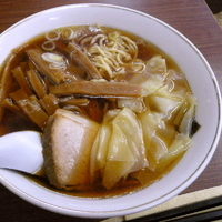 「ワンタンラーメン 710円 + メンマ（My箸サービス）」@谷ラーメンの写真