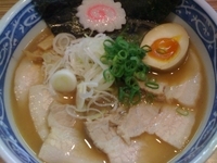 「豚骨魚介肉のせ（900）」@本格中華そば 檜庵 赤羽店の写真