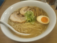 「塩らーめん（\700）+麺大盛り（\100）+チャーシュー1枚（」@よなやの写真