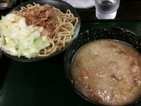 「燕三条系つけめん 800円+ 味玉100円 温キャベツ 50円 」@煮干 丸めの写真