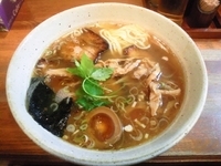 「バラ肉チャーシュー麺（塩）+味玉」@麺や 八雲の写真