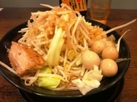 「らーめん うずら+でら盛りW+全マシ」@あっ晴れ 可児店の写真