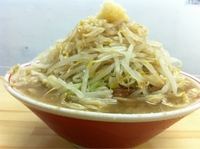 「並、野菜マシ・ニンニク・カラメ」@自家製太麺 ドカ盛 マッチョ 難波千日前店の写真