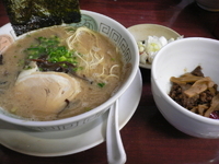 「ラーメン+魚の辛そぼろ+替玉（粉落し×1、ハリガネ×1、バリカタ」@博多長浜らーめん 楓神の写真